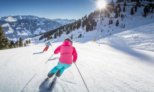 Privat Skilehrer mit Skikursteilnehmerin